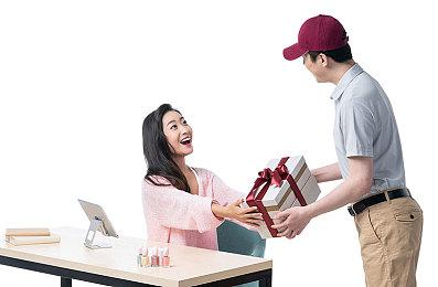 《尘白禁区》发文宣布：将禁止未成年人注册游戏